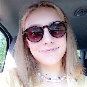 Meet your Posher, Emma